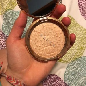 BECCA champagne pop highlight limited edition